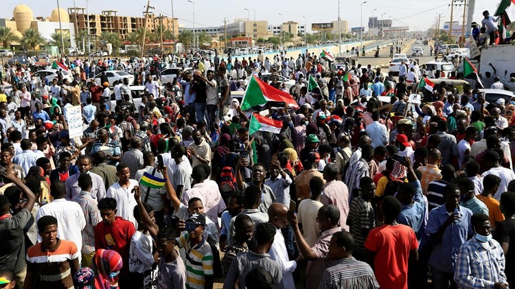 قتلى وجرحى في تظاهرات أم درمان غرب العاصمة السودانية الخرطوم