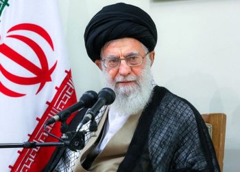 خامنئي: وفاة فتاة شابة أحرقت قلوبنا.. والاضطرابات تعود الى تخطيط أميركا والكيان الصهيوني