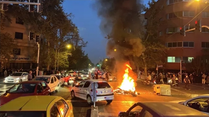طهران: قنوات خارجية تحولت خلال الأحداث الأخيرة في إيران إلى غرفة عمليات للتحريض على العنف