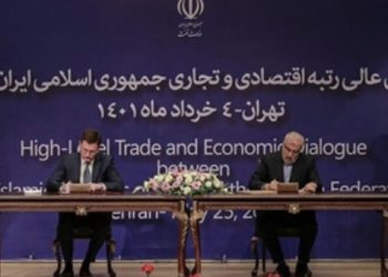 روسيا وإيران توقعان اتفاقية لتبادل إمدادات النفط والغاز