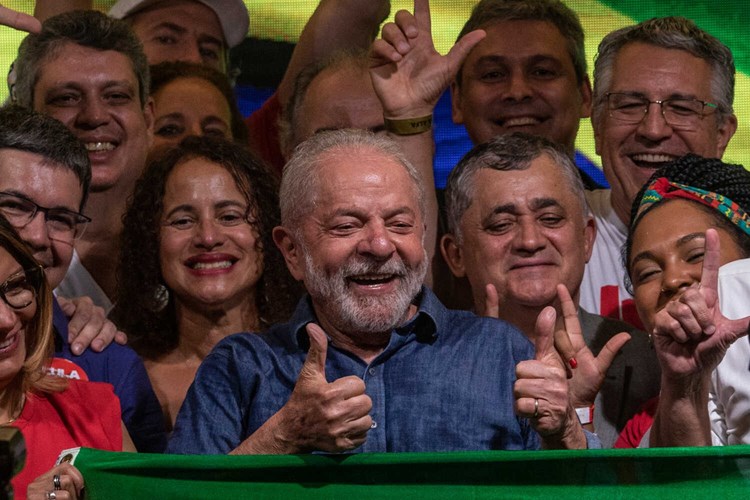 ترحيب دولي بعد فوز “لولا” في انتخابات الرئاسة في البرازيل