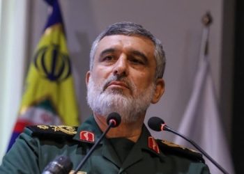 إيران تكشف تصنيعها أول صاروخ فرط صوتي.. ما أبرز خصائصه؟