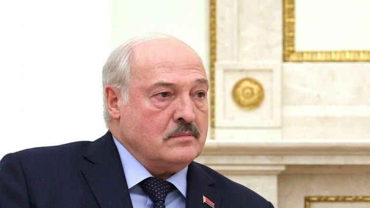 لوكاشينكو ردا على سؤال بشأن استخدام النووي ضد أي عدوان للغرب: سنرد فورا بكل ما لدينا من سلاح