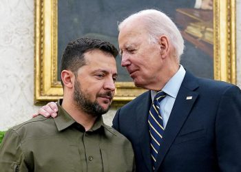 العلاقات بين اوكرانيا والغرب أو كيف ذيل يهز الكلب